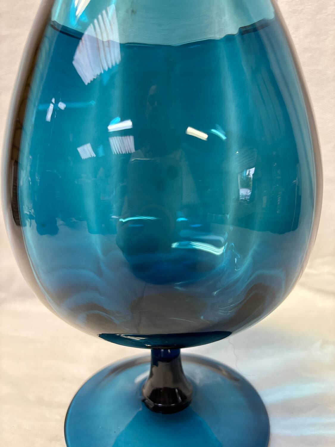 Duck blue Italian glassware vase
