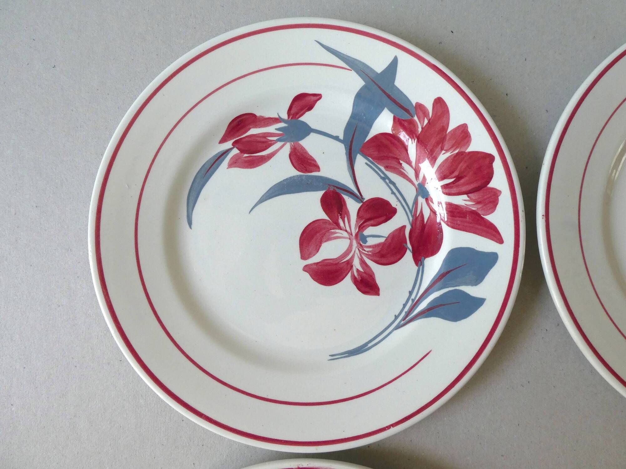 Set of 6 dessert plates, Saint Amand dahlia model, Spring stores