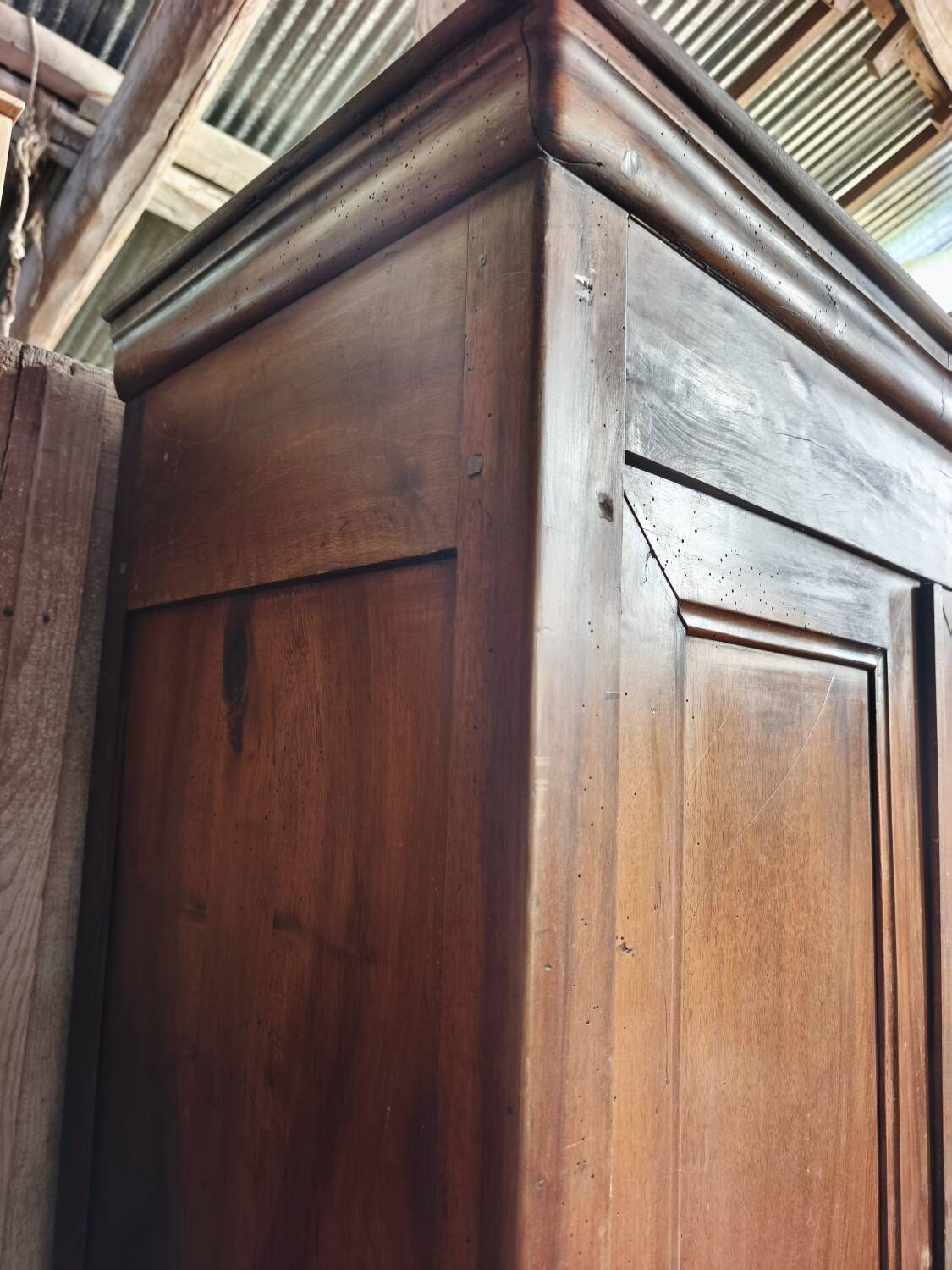 Antique linen cupboard in solid walnut from the 19th century – Louis Philippe