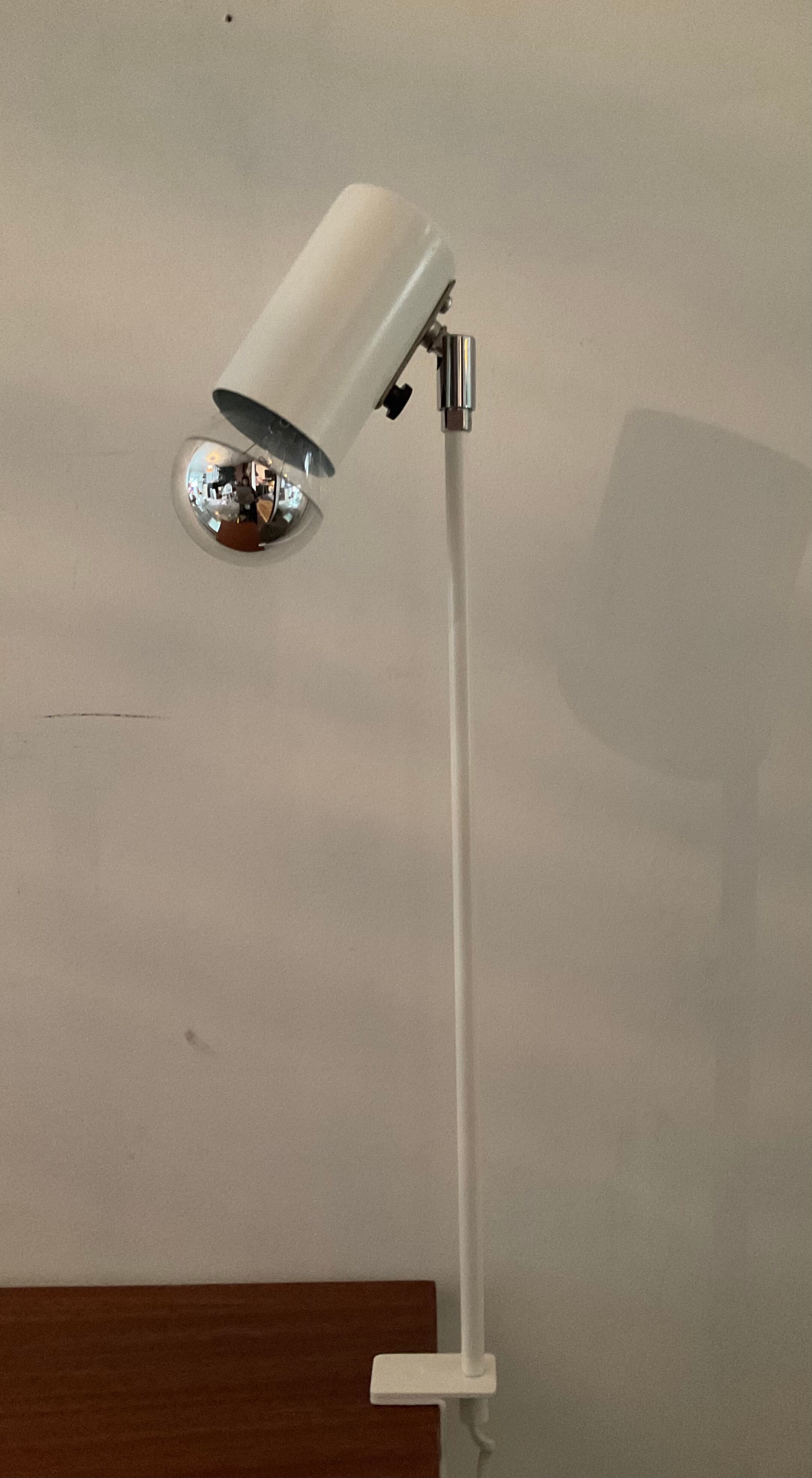 Articulated desk lamp from the 70s