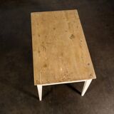 Table de campagne avec tiroir