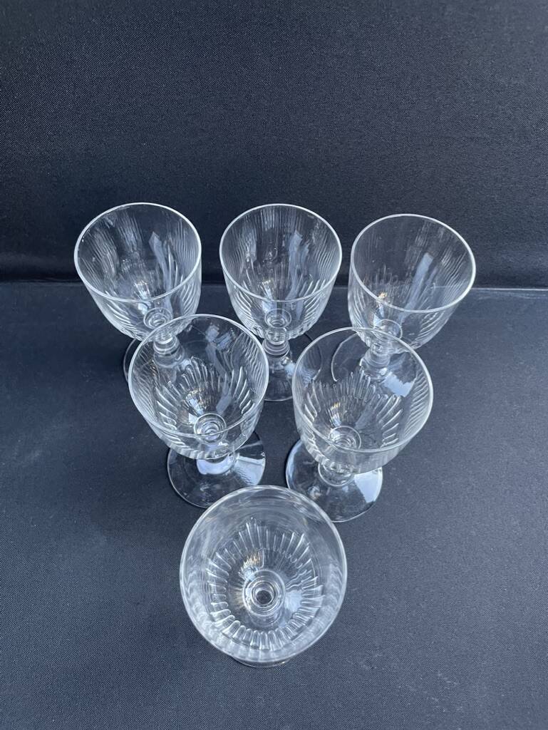 6 Baccarat wine glasses – Art Nouveau