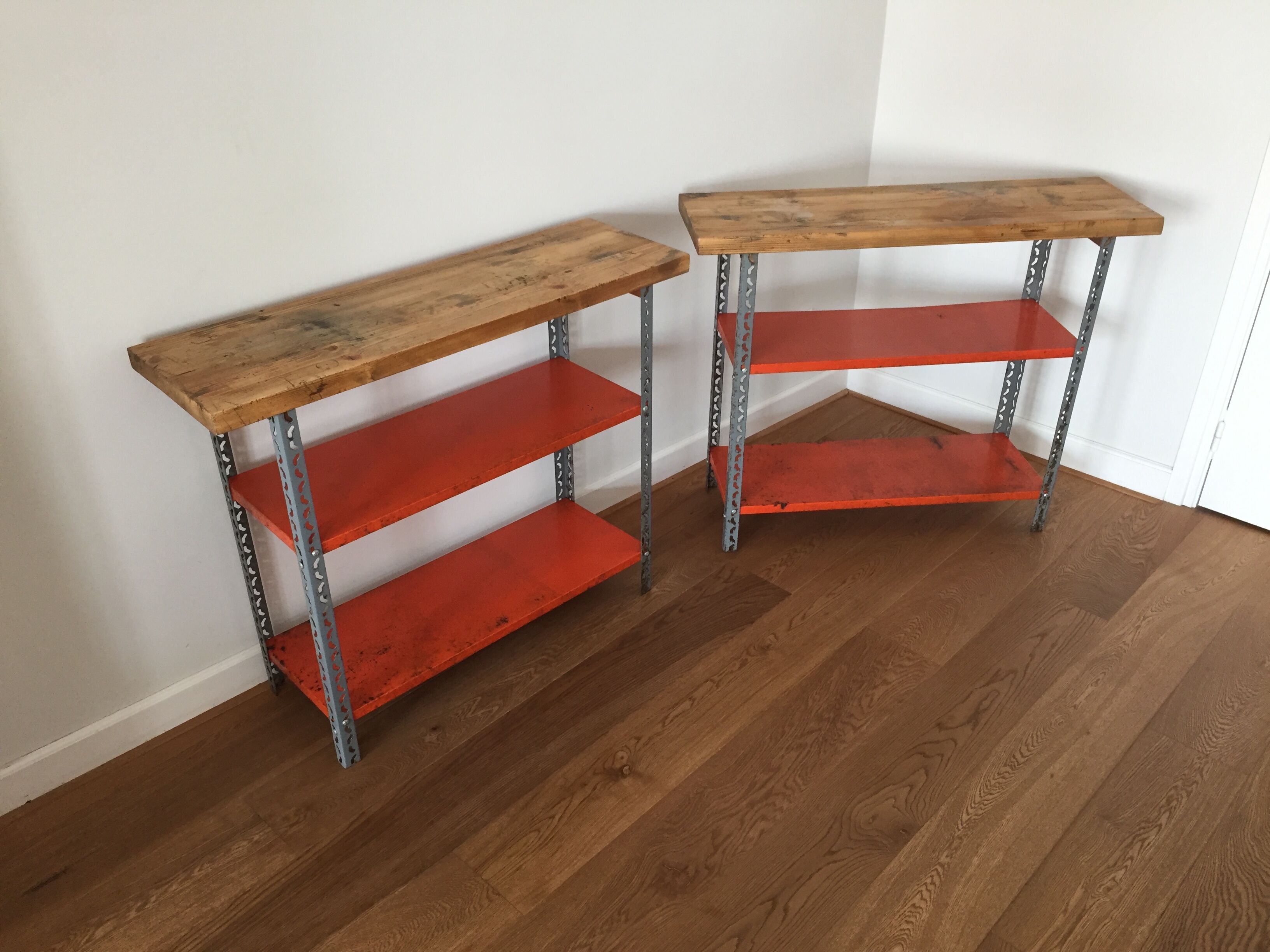 Console / industrial shelf