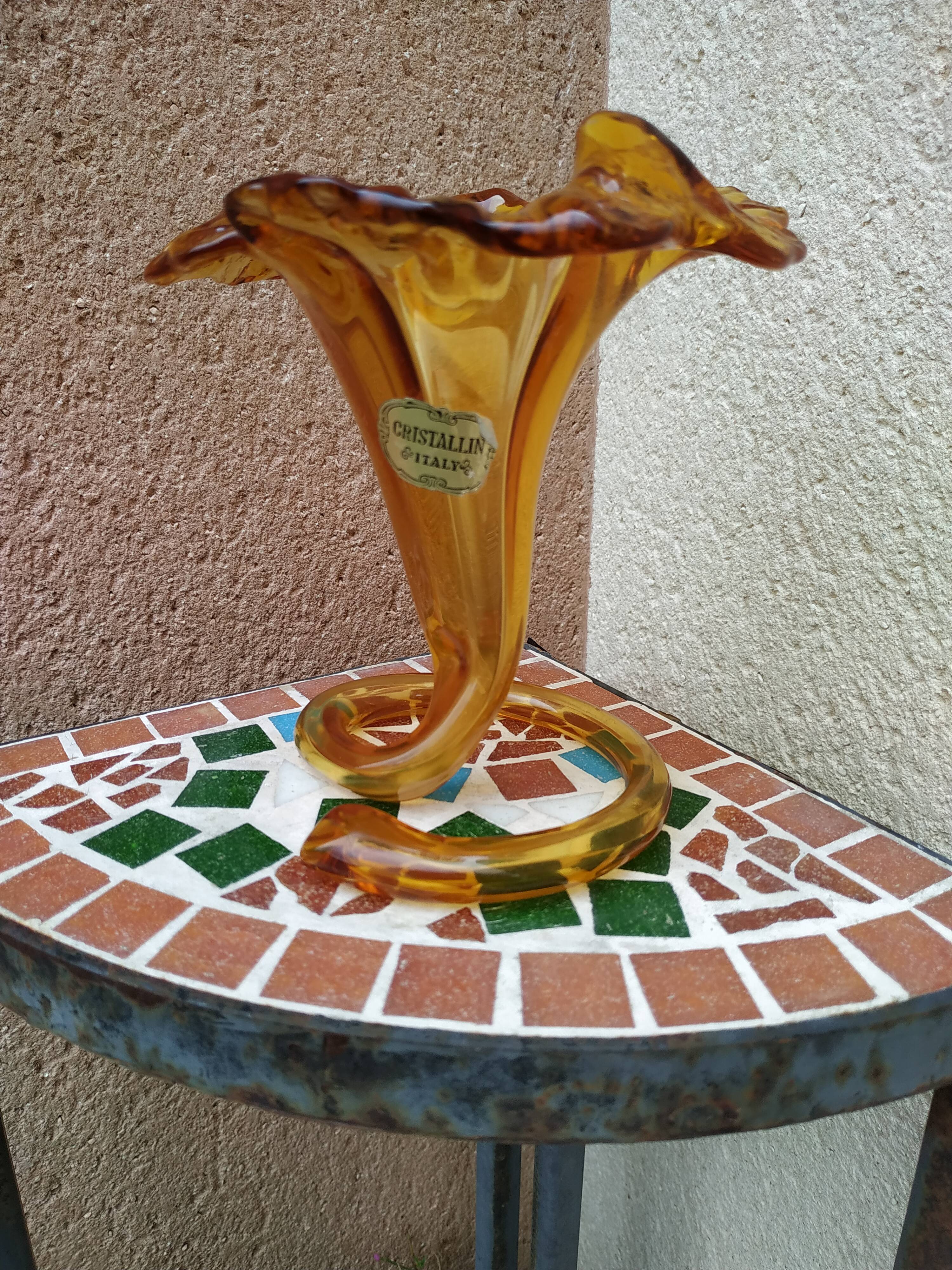 Vase cornet en verre ambré de Murano