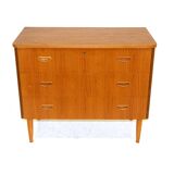 Commode en teck, Suède, 1960