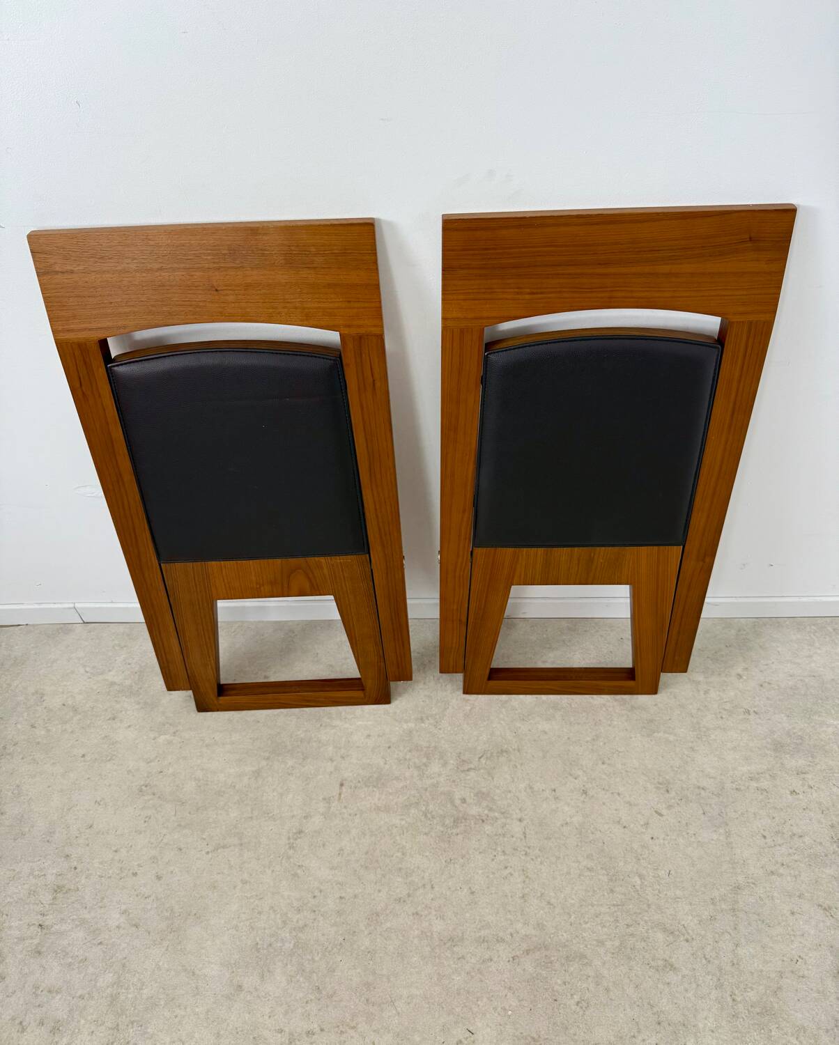 2 old folding chairs in wood and leather, postmodern design from the 80s vintage