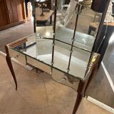 Coiffeuse recouverte en verre