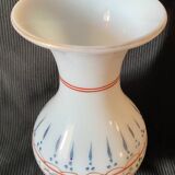 Vase balustre en opaline véritable décors émaillé XIX° siècle