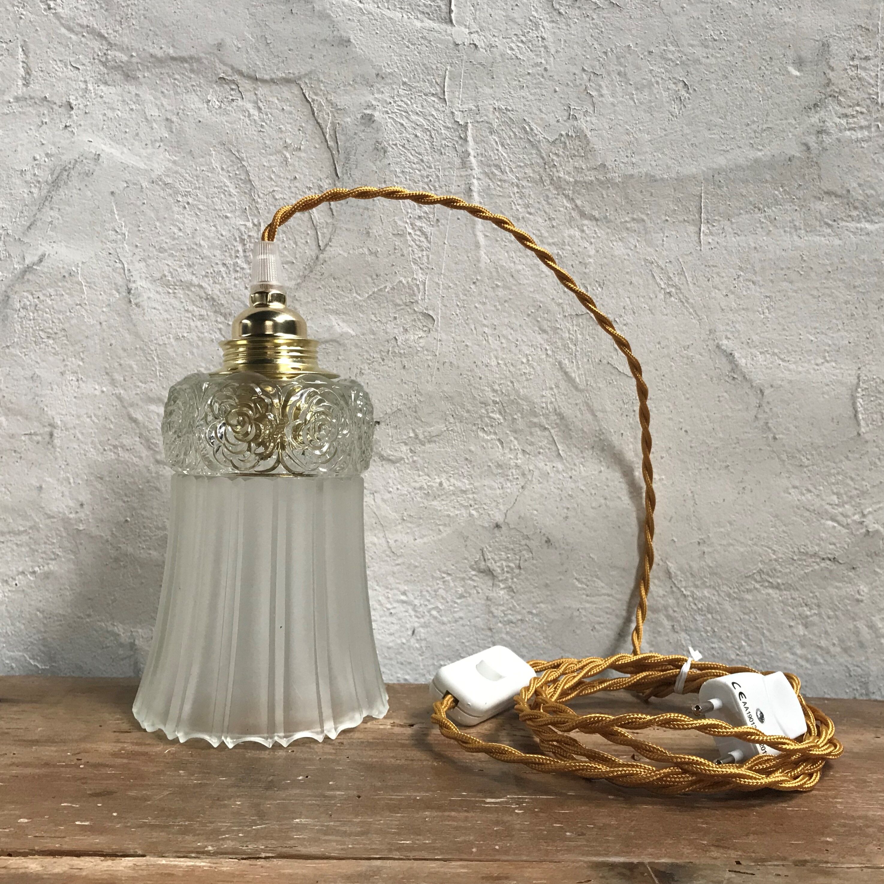 Art Deco-style glass hanging lamp
