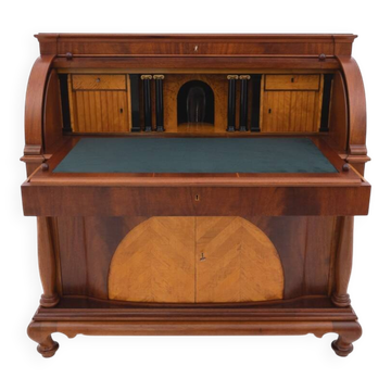 Bureau ancien, Europe du Nord, vers 1910.