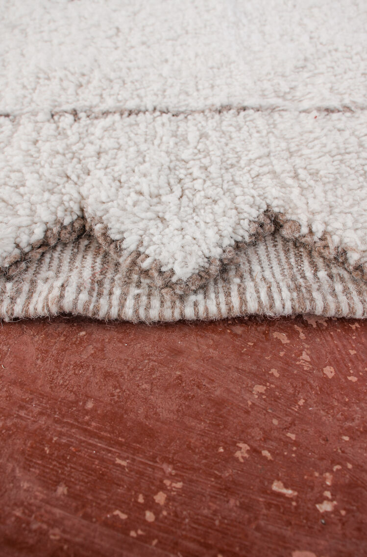 Beni weain beige carpet with dug patterns "bni drar" 287 x 210cm