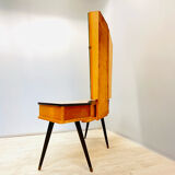 Dressing cabinet