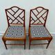 Ensemble de deux chaises Faux Bamboo Chippendale rénovées