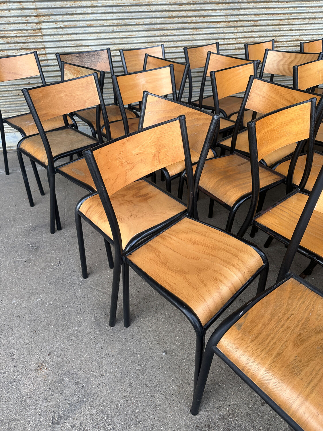 Lot de 50 chaises écoles bois et métal