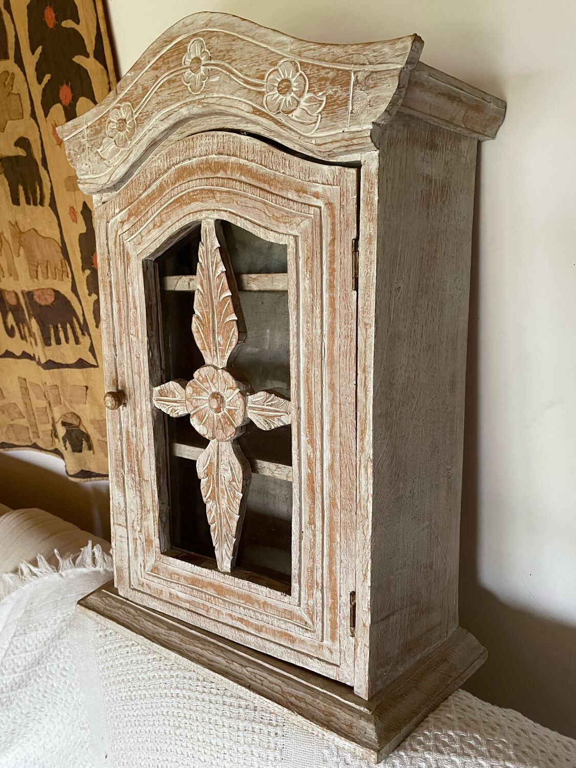 Cupboard in cerused wood