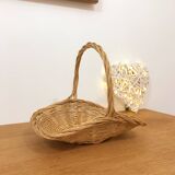 Natural wicker presentation basket