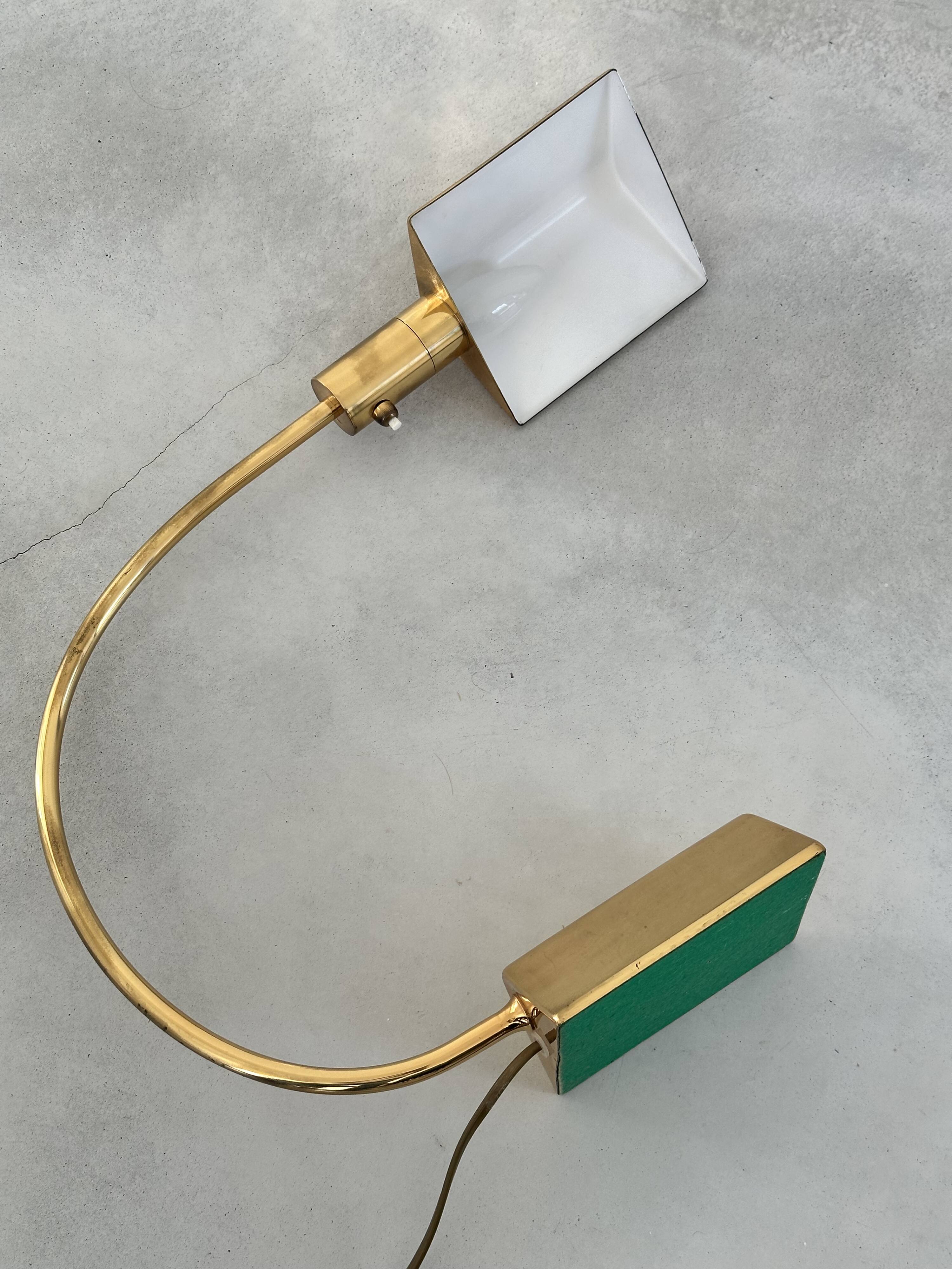 Lampe design de bureau ou de table Vintage en laiton de Boulanger Belgique 1970