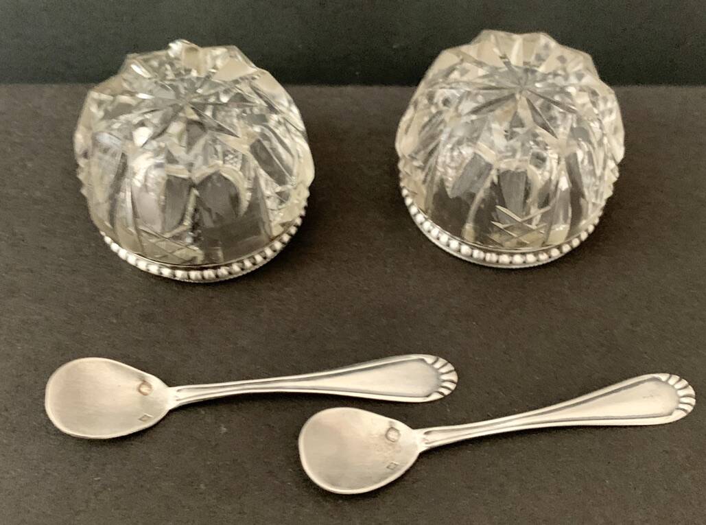 2 salt pots and its 2 spoons Solid silver Minerva hallmark