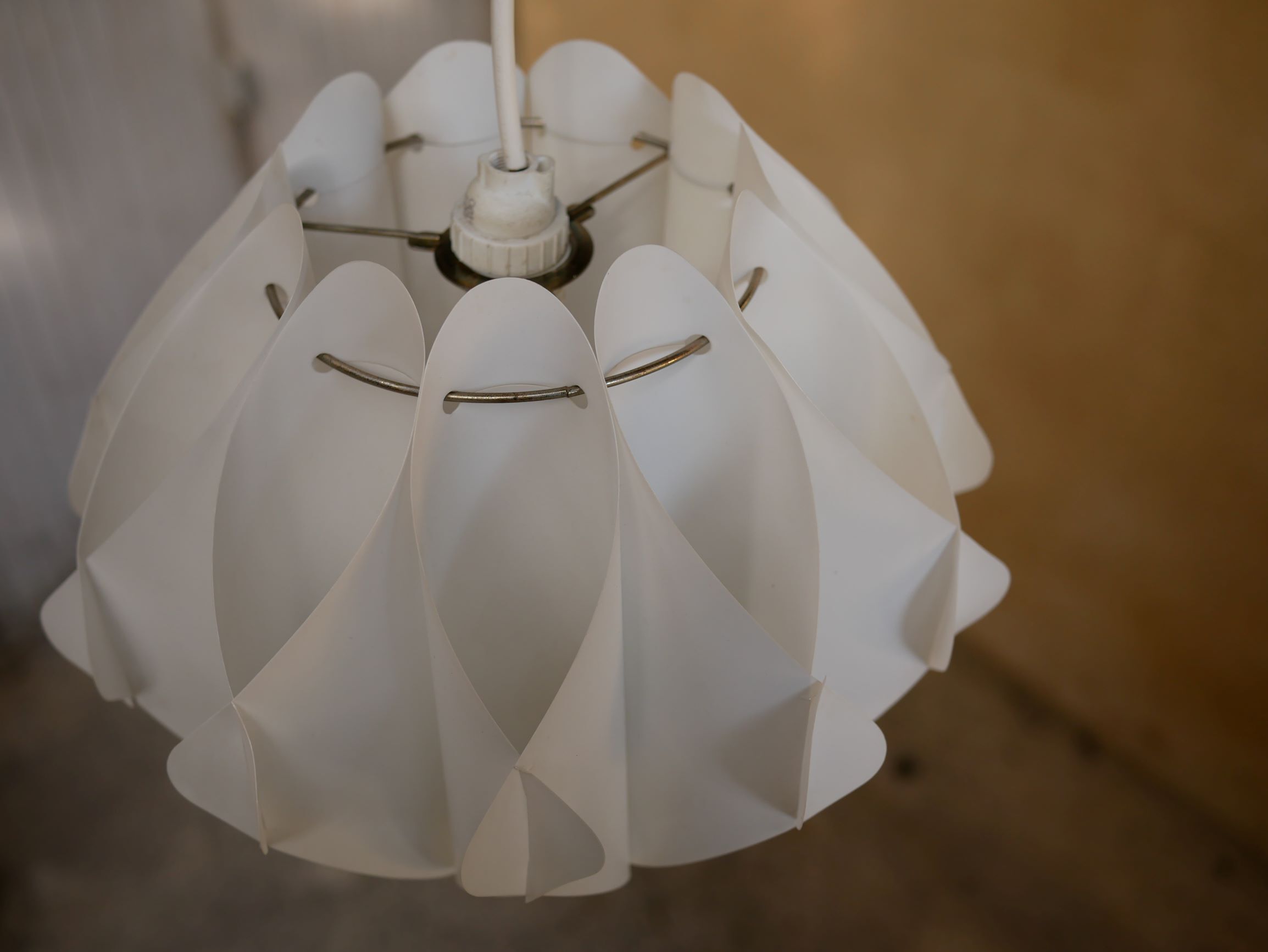 Scandinavian vintage hanging lamp by Lars Schiøler to Hoyrup