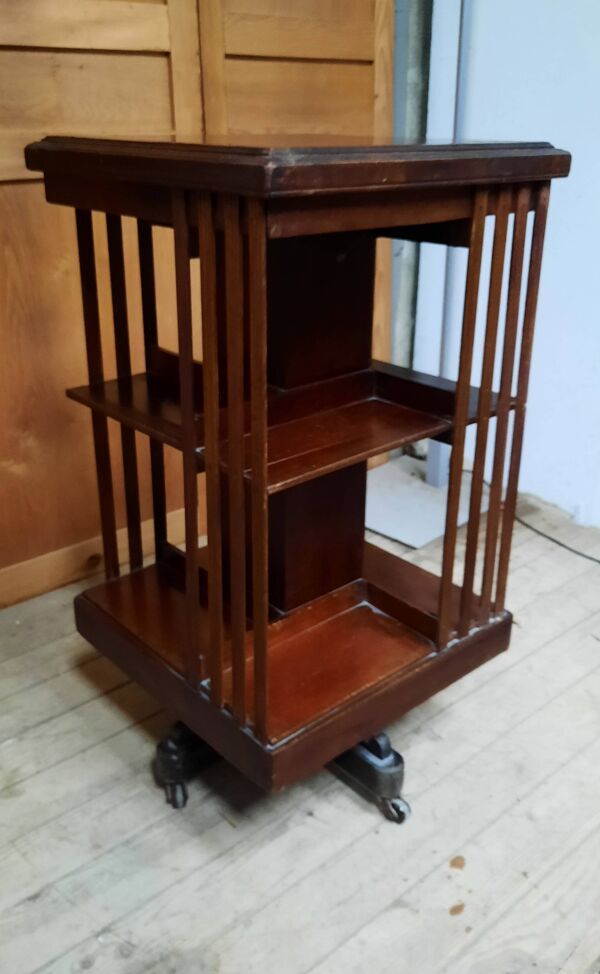 Bibliotheque tournante