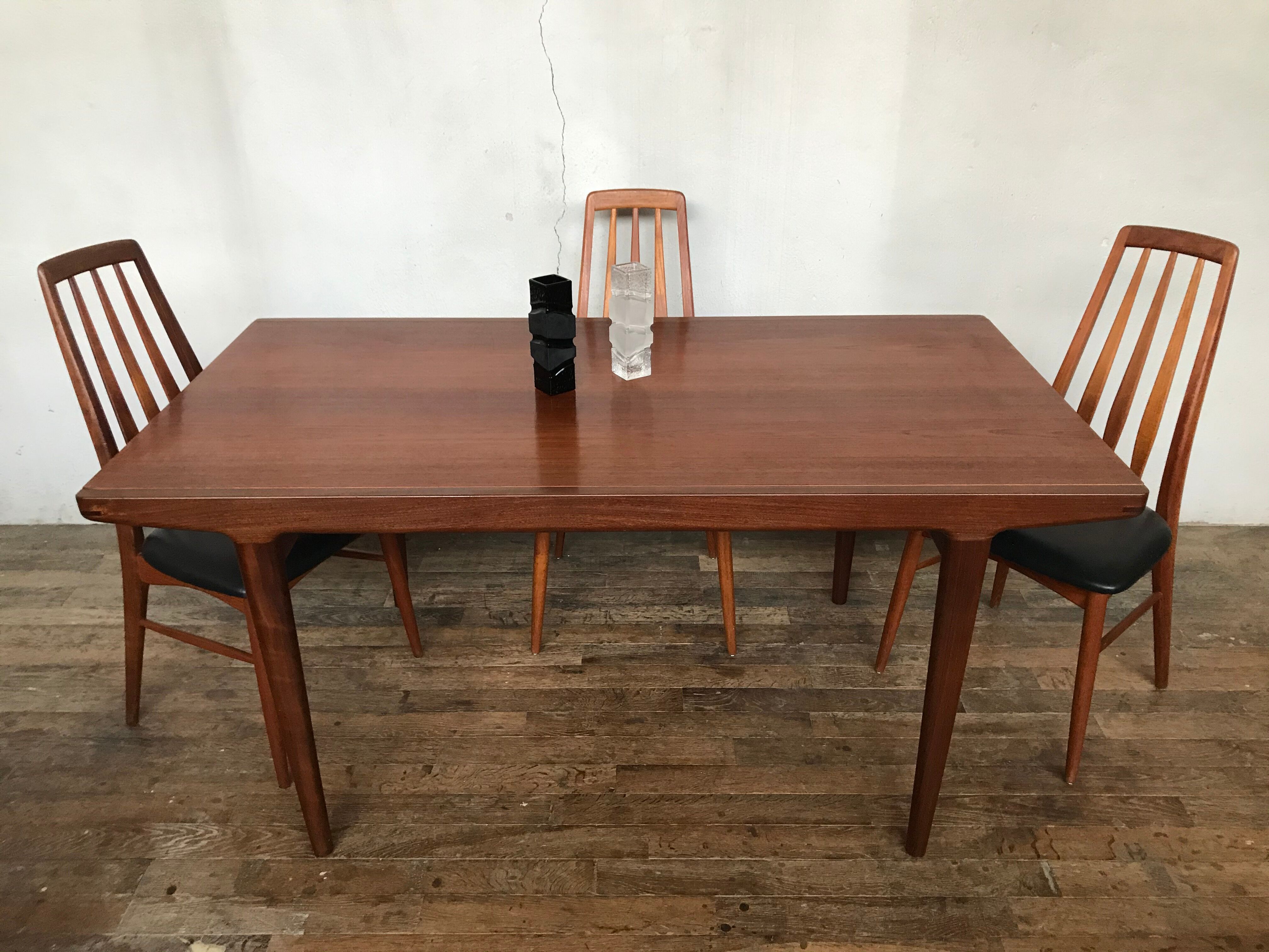 Authentic Scandinavian table teak design1950 1960 feet spindles