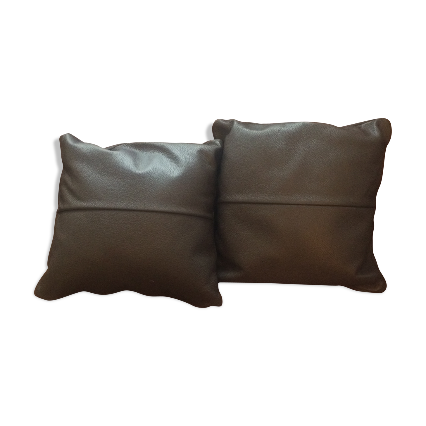 Lot of 2 leather cushions