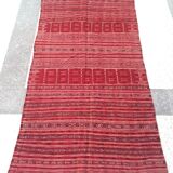 127 x 217 cm handmade Kilim rug in red and Black wool