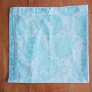 Taie d'oreiller à fleurs bleues, années 70
