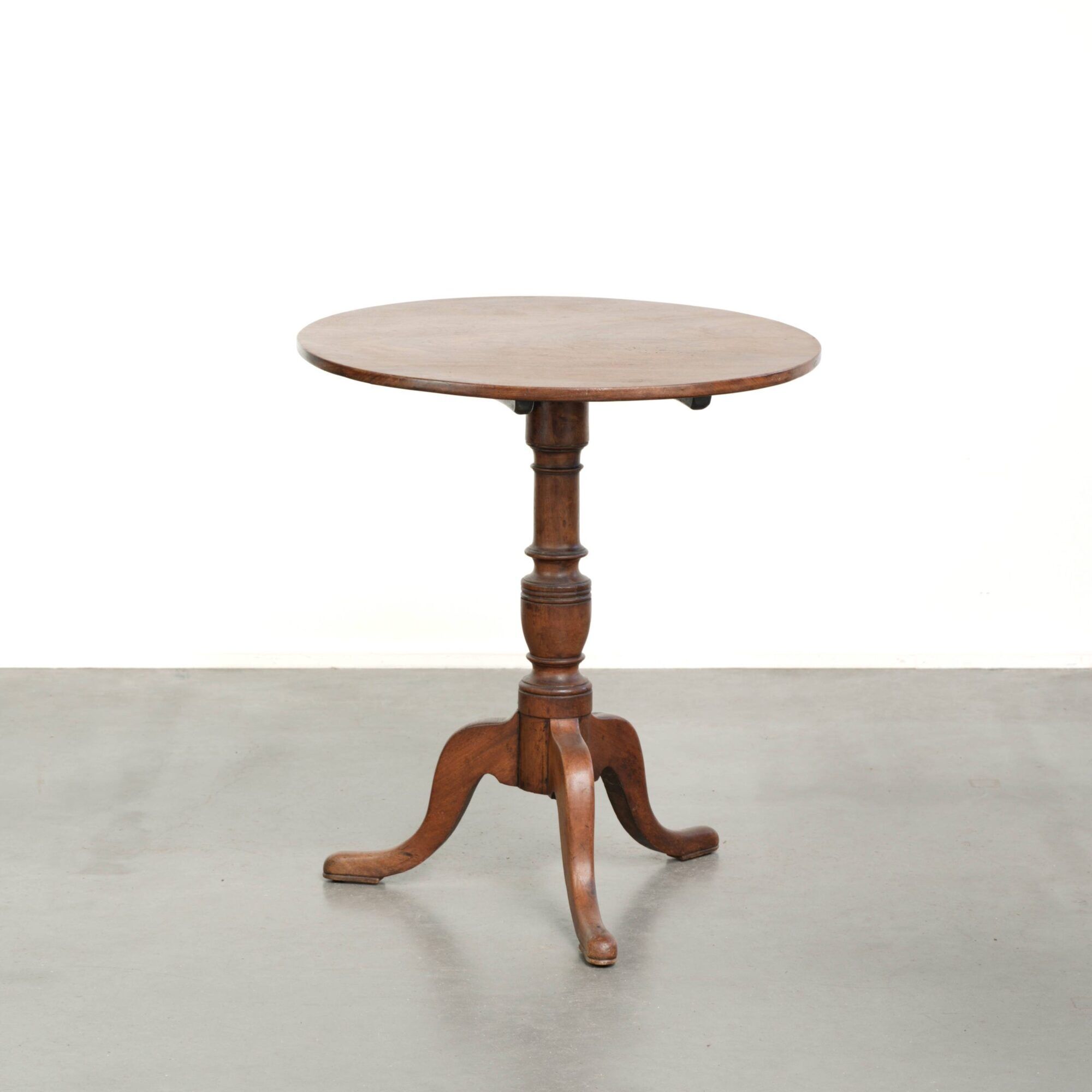 Nice antique English tilt-top table with a wonderful patina
