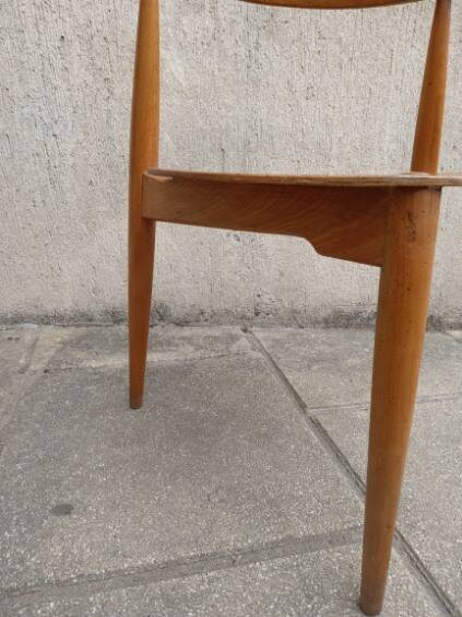 50s heart-shaped tripod chair
