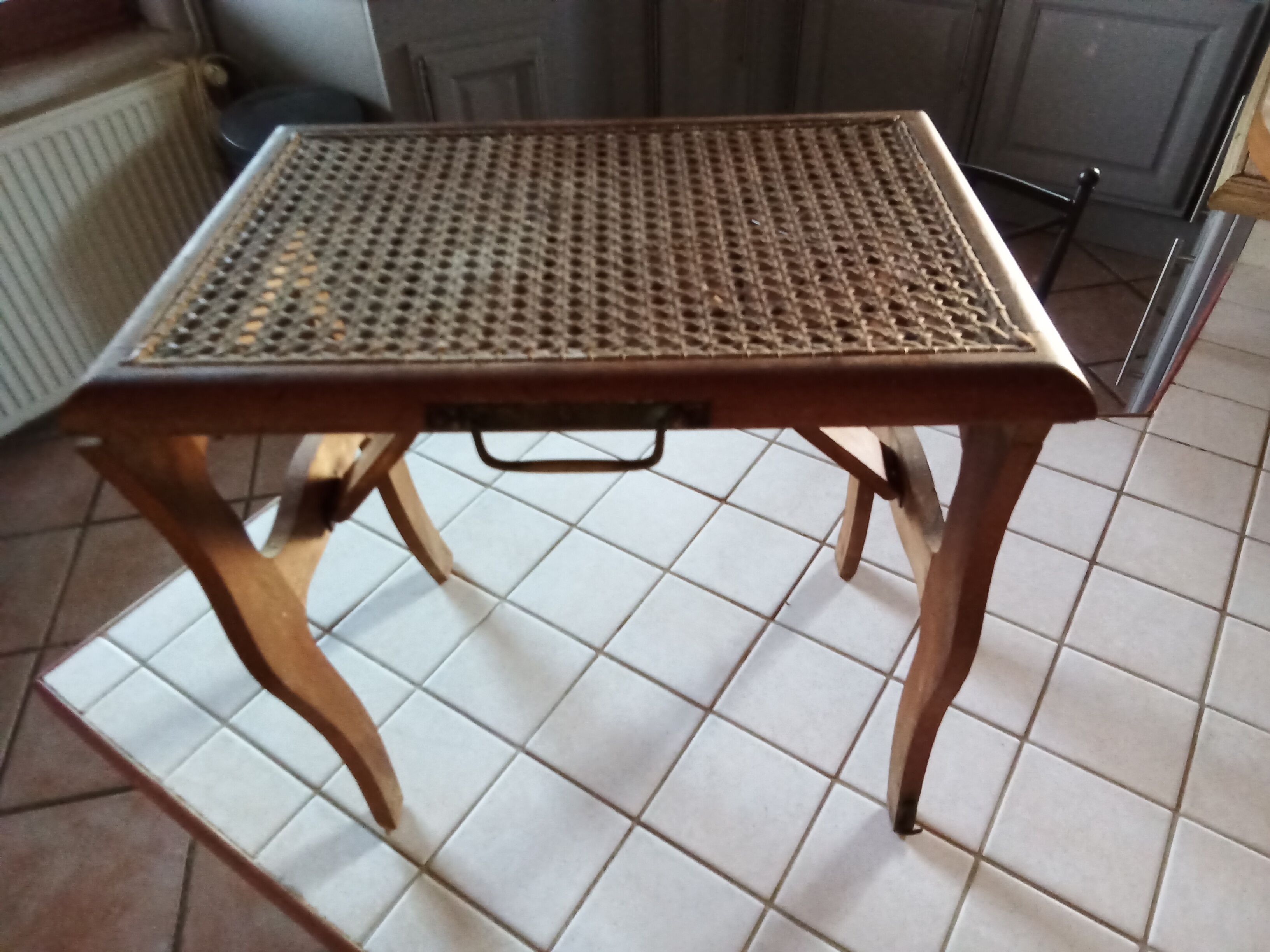 Antique foldable stool
