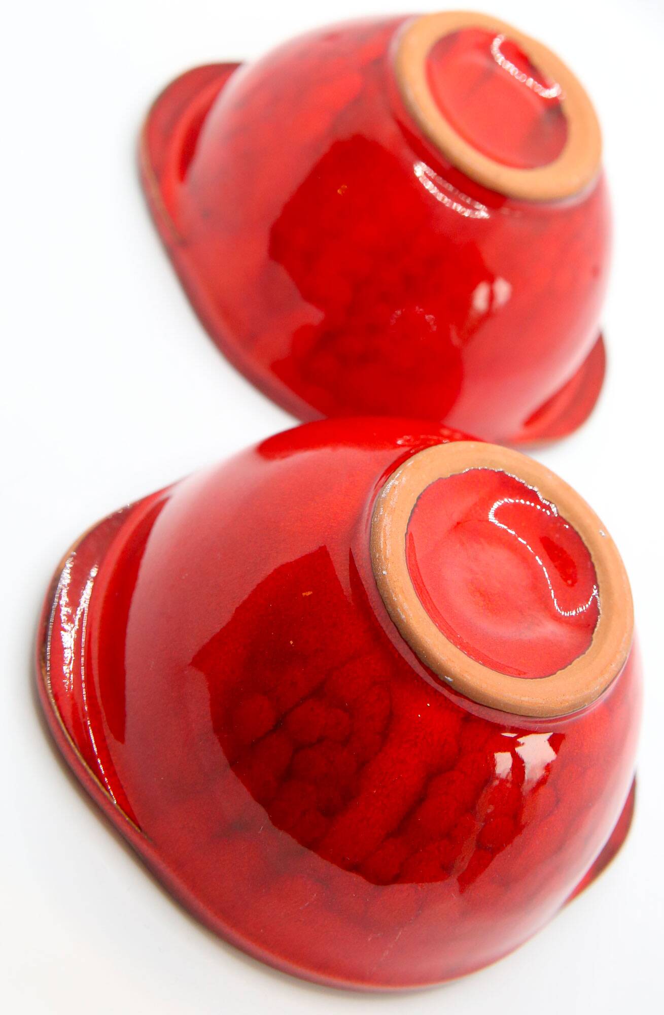 Set of 2 ear bowls in bright red enamelled earth