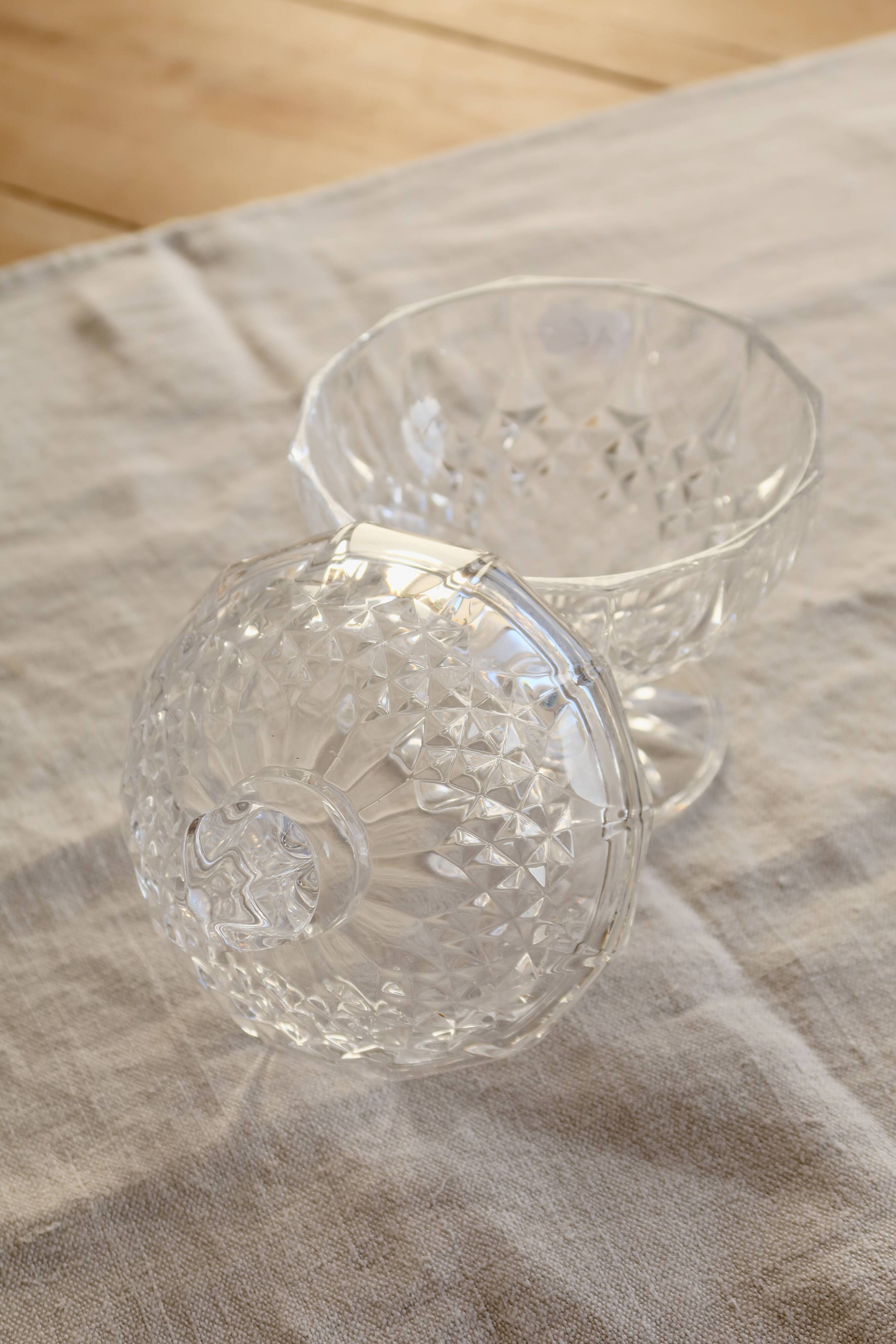 Antique crystal bonbonnière on a pedestal – Cut decoration