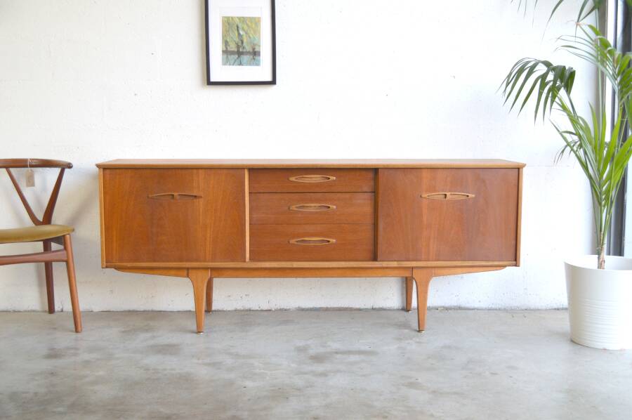 Sideboard with sliding doors * 183 cm