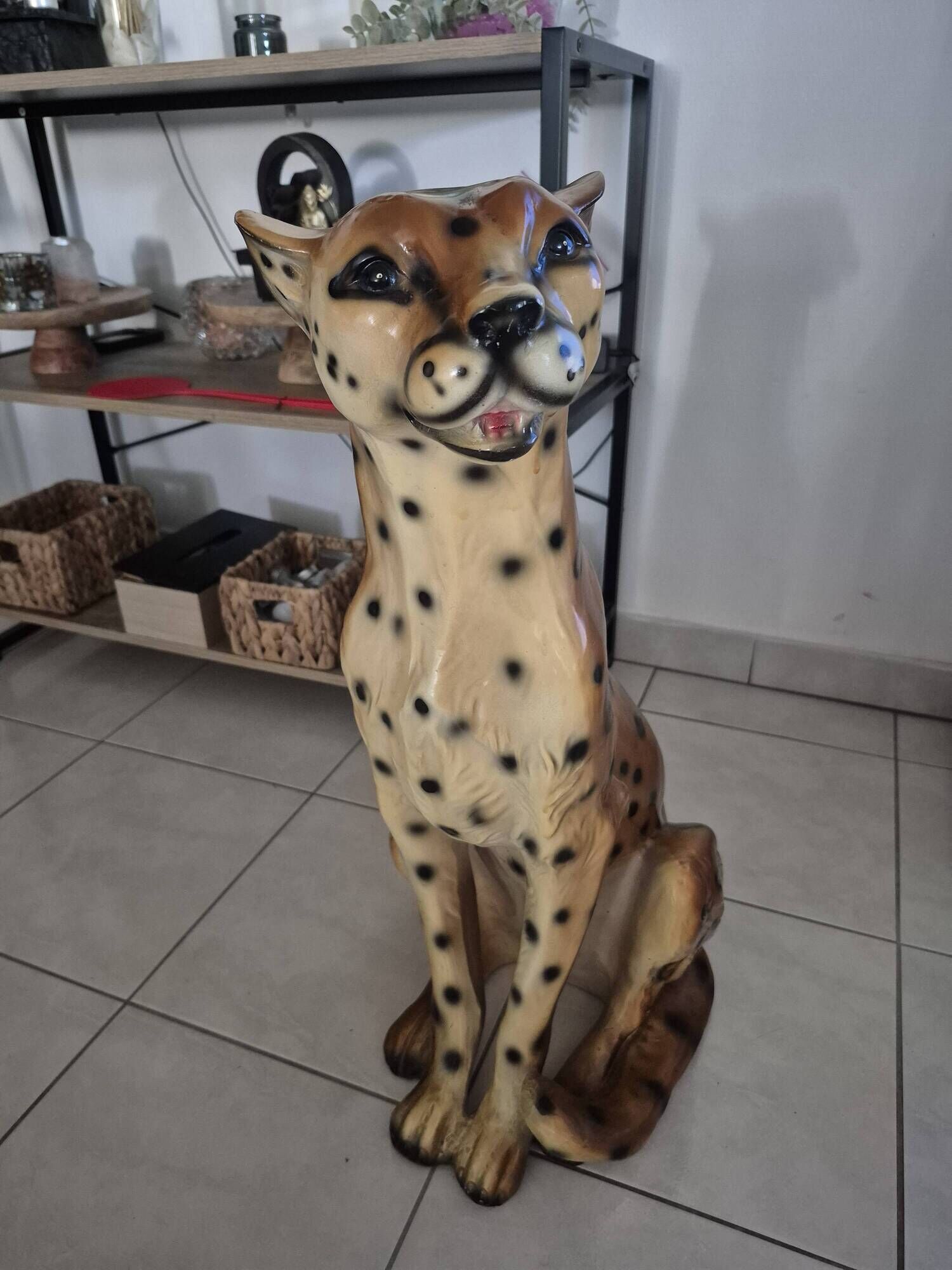 Ceramic leopard decoration