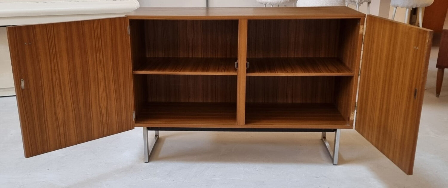 Armoire du milieu du siècle