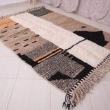 Handwoven pure wool rug, size 250 x 250 cm.