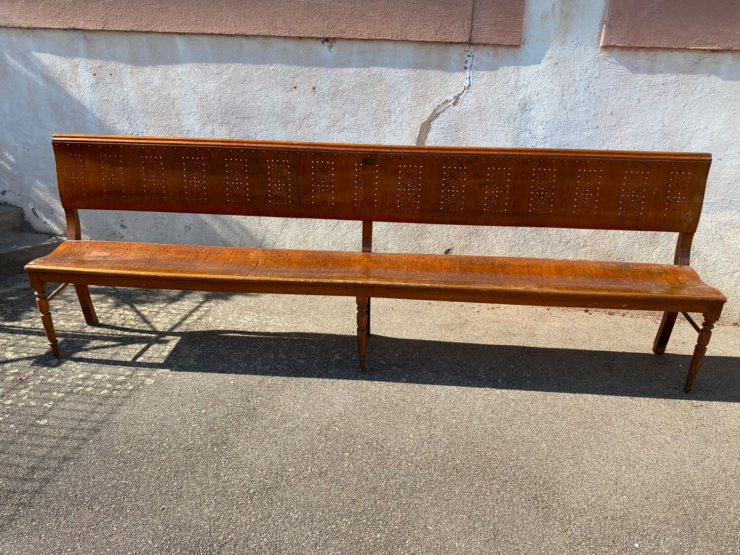 Vaucant bistro bench