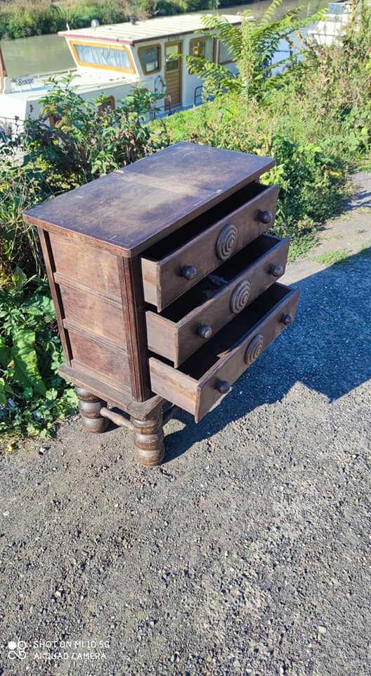 Oak chest of drawers circa 1940