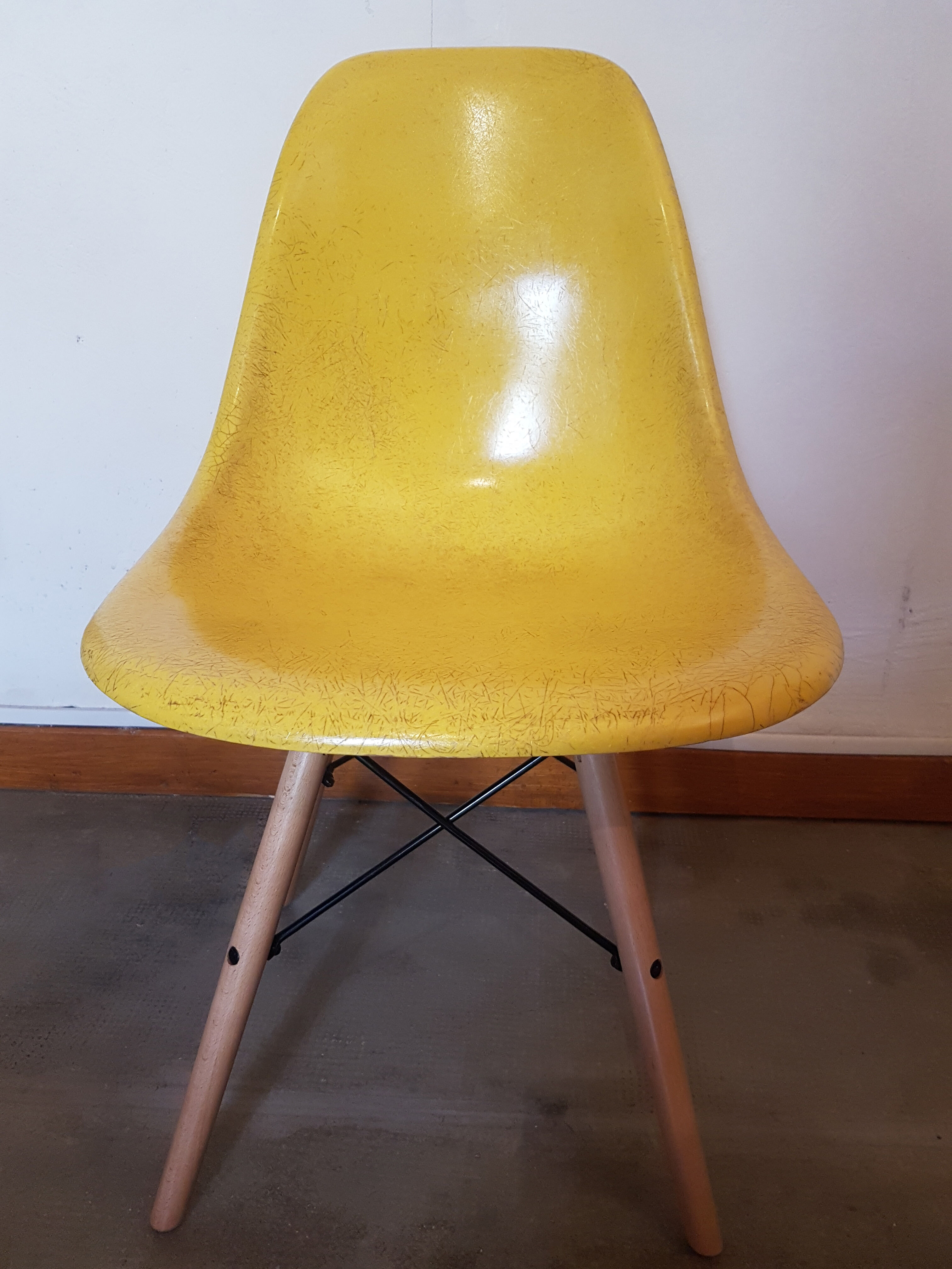 4 DSW chairs by Charles and Ray Eames for Herman Miller