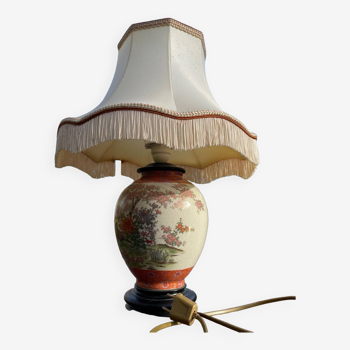 Decorated earthenware lamp