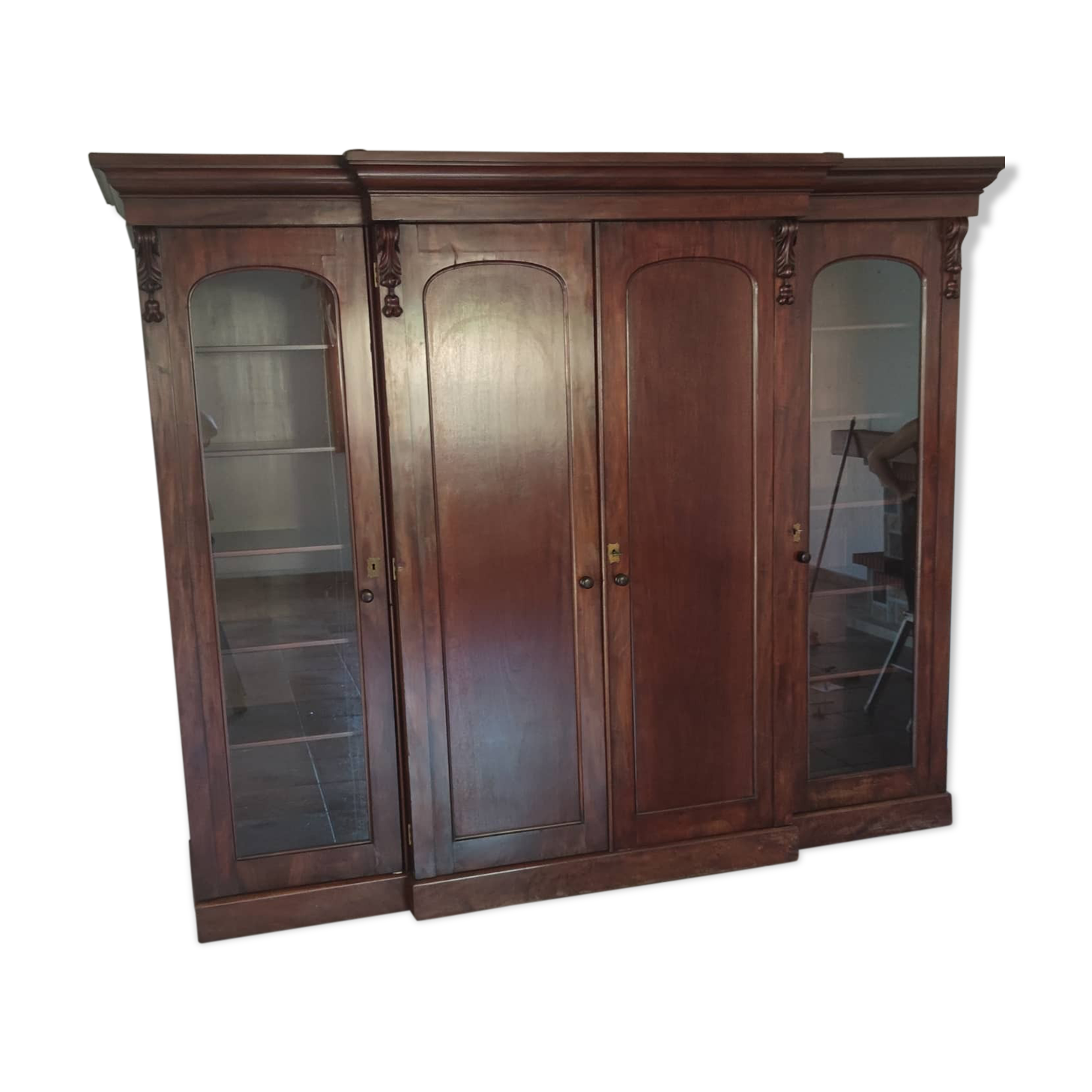 Late 19th century mahogany English bookcase