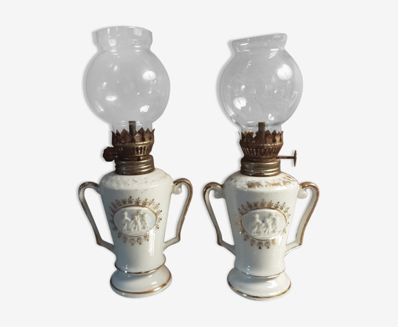 Lampes anciennes à pétrole - porcelaine