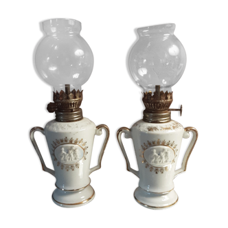 Lampes anciennes à pétrole - porcelaine