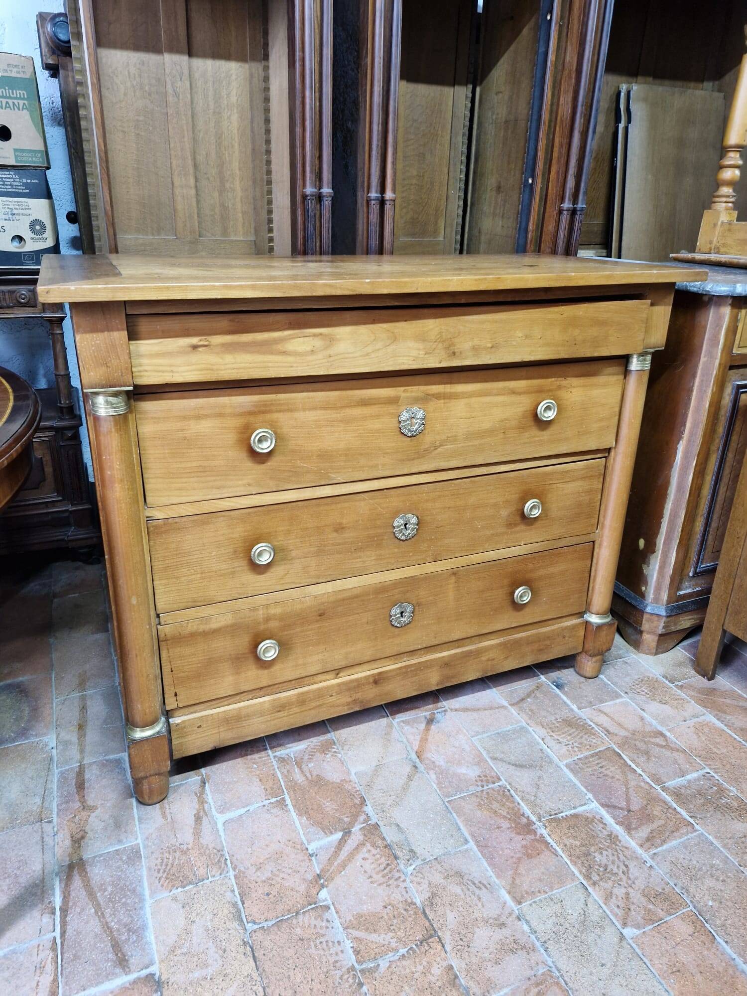 Chest of drawers