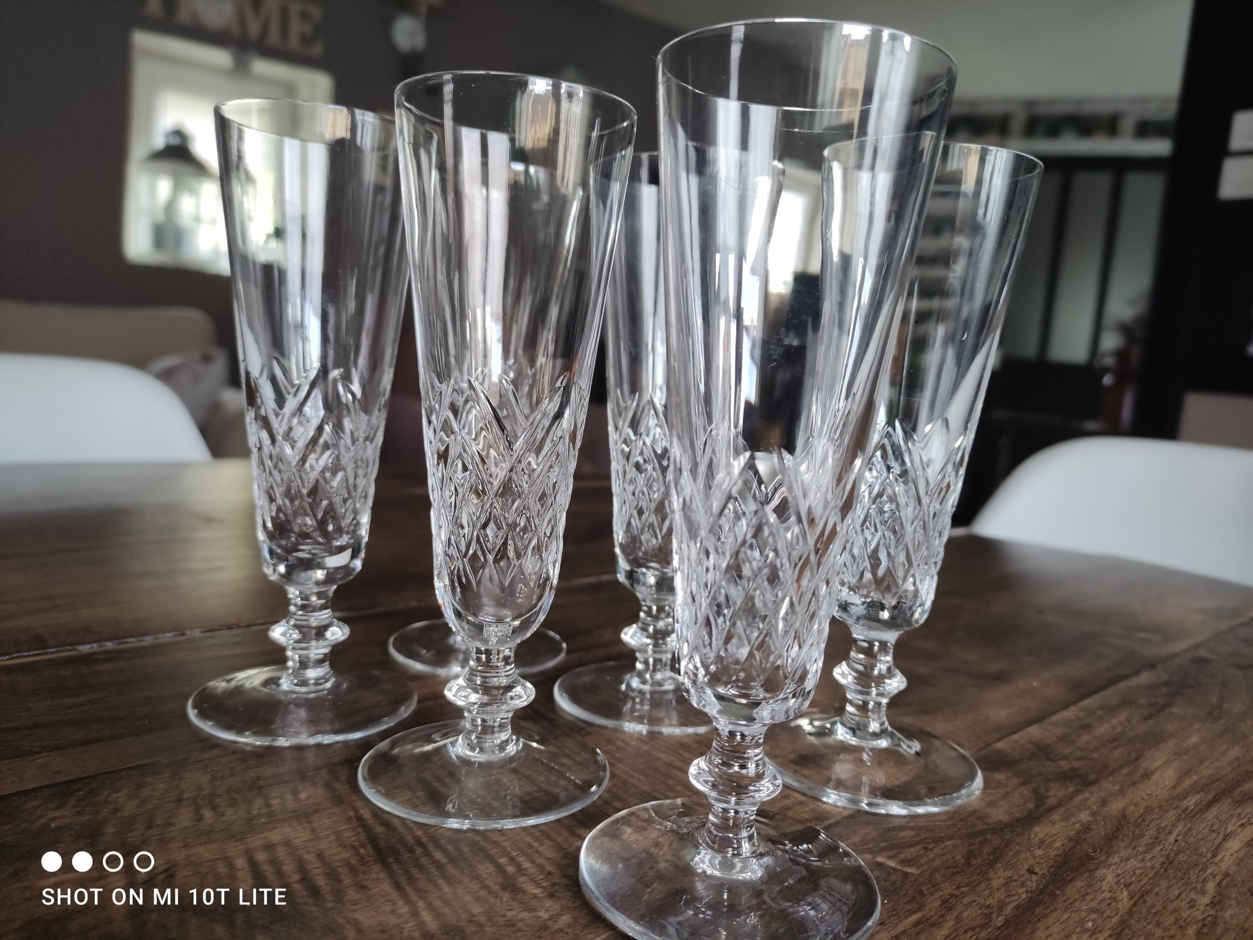 Lot de 6 flûtes à champagne vintage en verre moulé