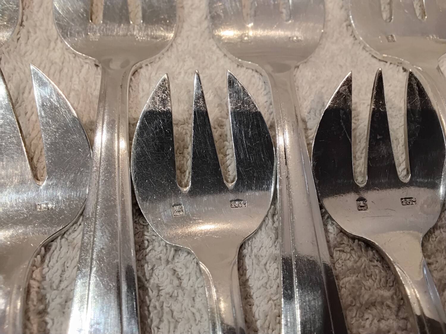 12 silver-plated oyster forks by silversmith Argit, Art Deco floral design