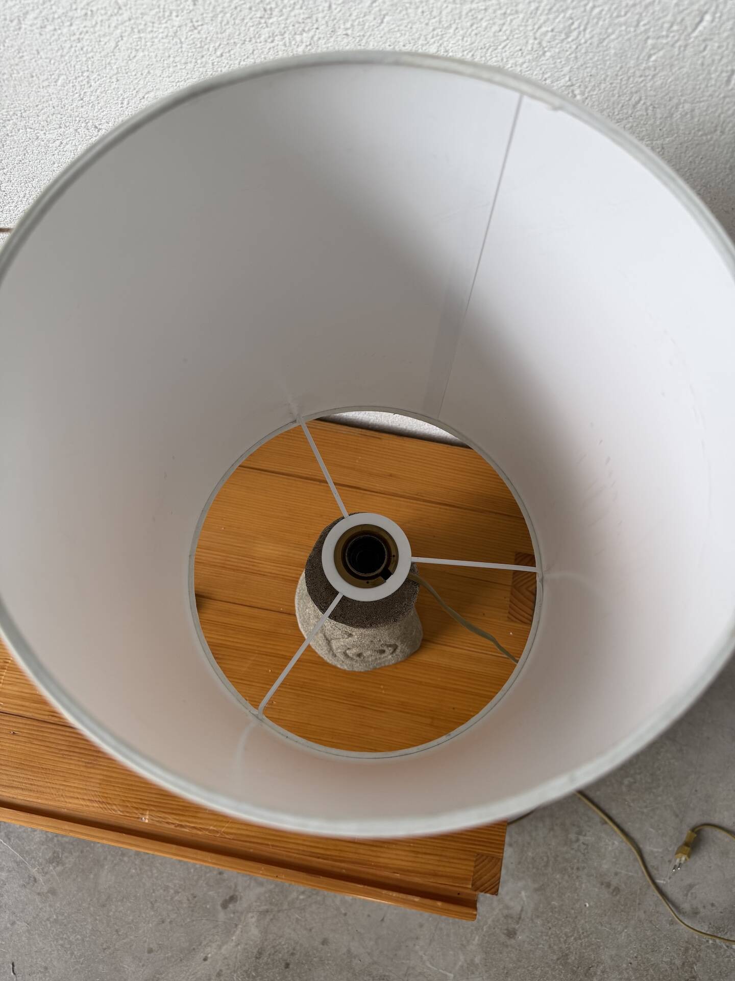 Lampe de bureau ou de table granit pierre sculptée 1970