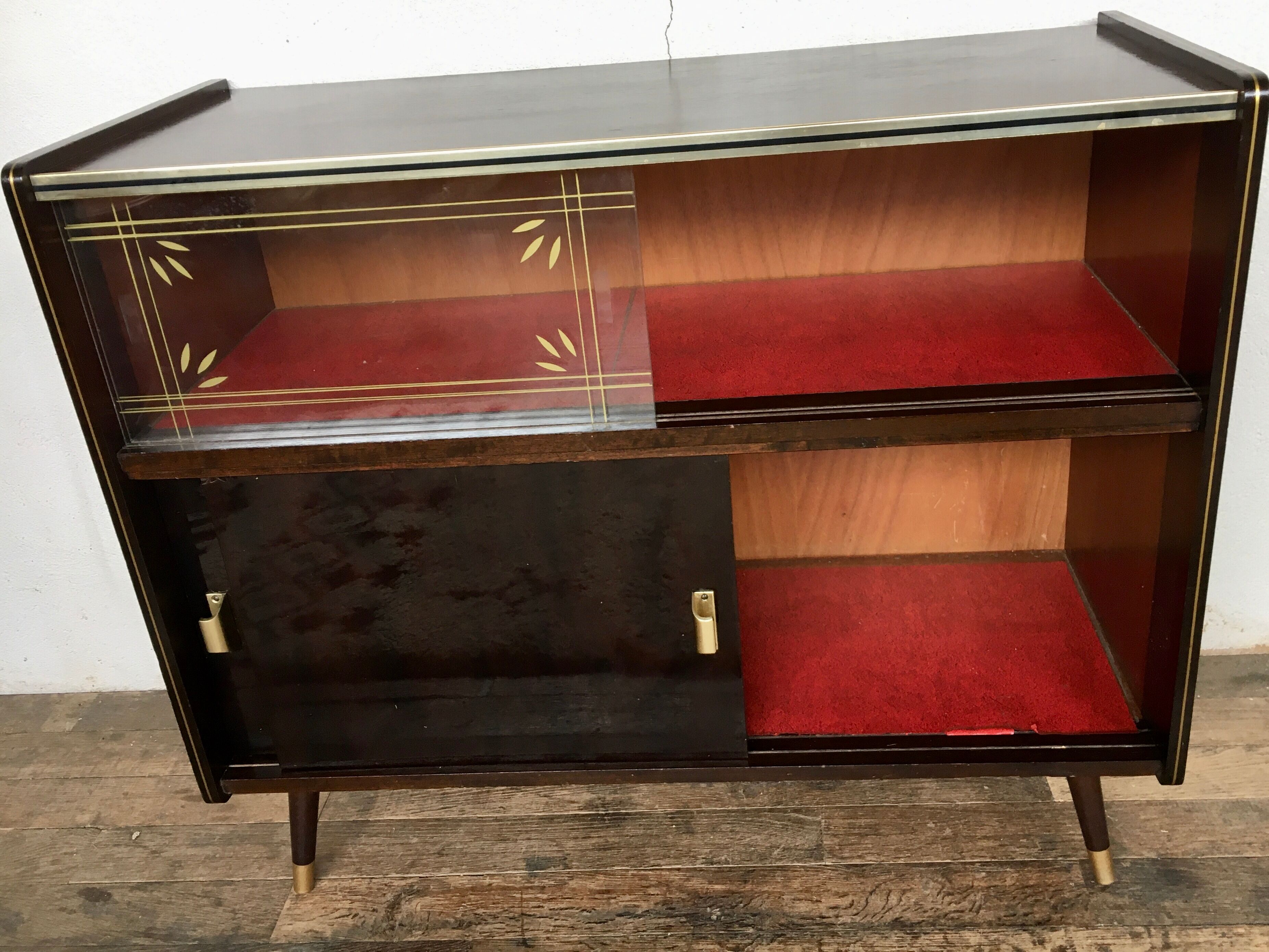 Enfilade feet compass 1960