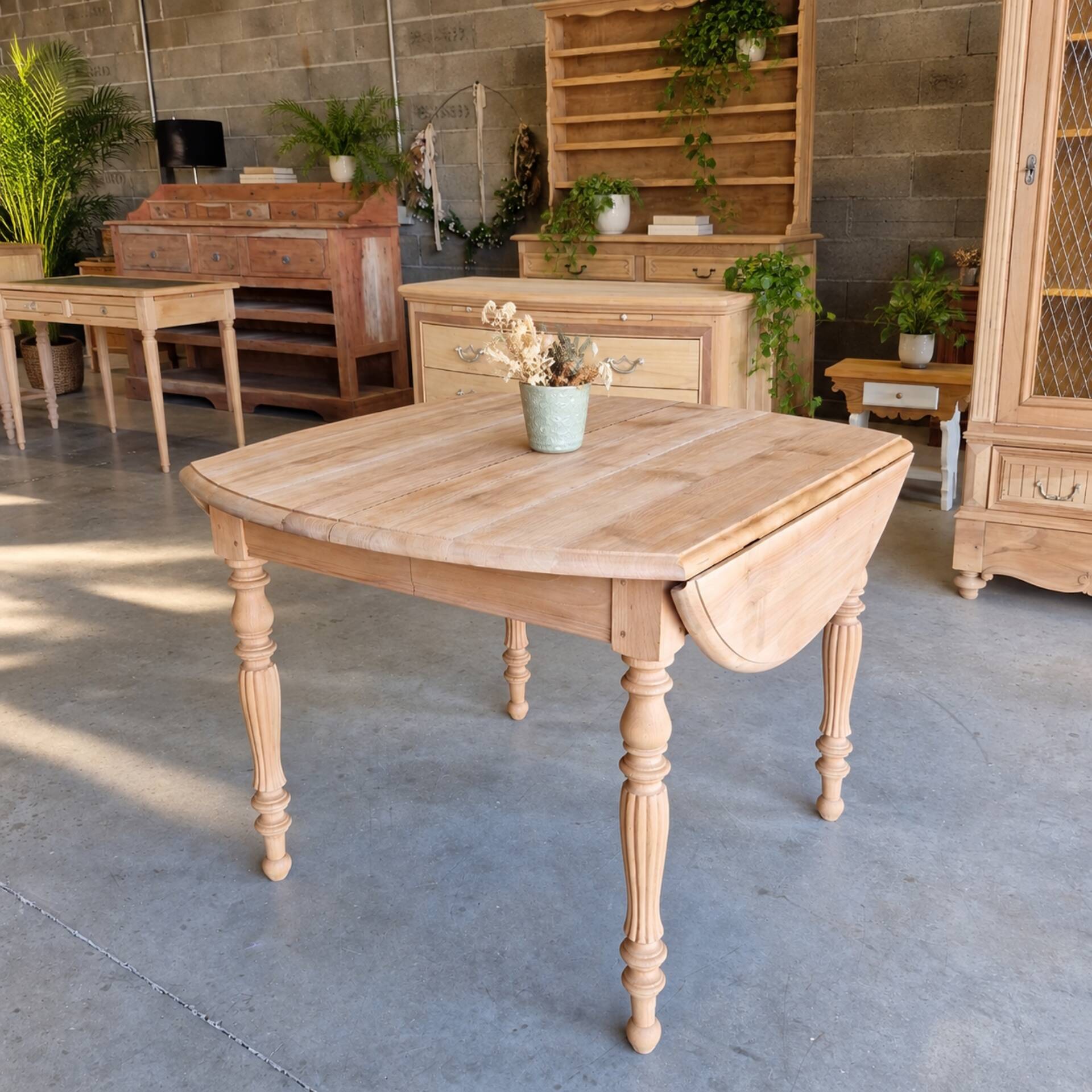 Oval solid cherry wood table with drop leaves + 2 extensions